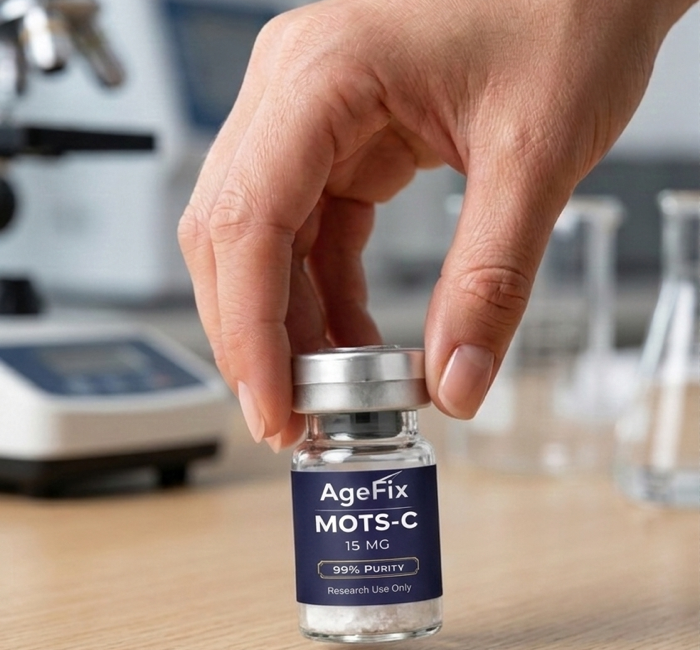 agefix mots c hand vial 700x650 1